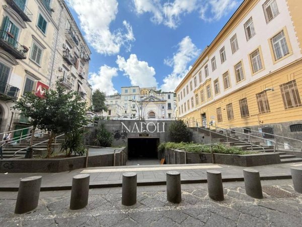 appartamento in vendita a Napoli in zona Montecalvario