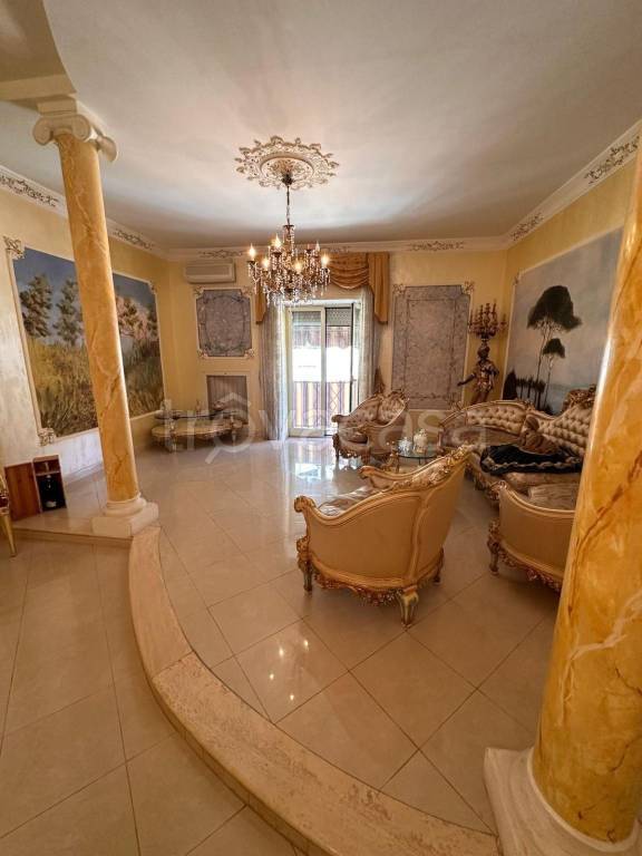 appartamento in vendita a Napoli in zona Pendino / San Giuseppe