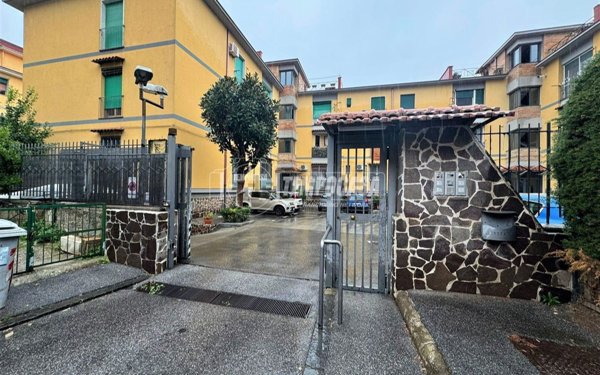 appartamento in vendita a Napoli in zona Soccavo
