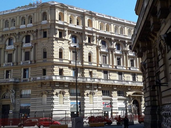 appartamento in vendita a Napoli in zona Pendino / San Giuseppe