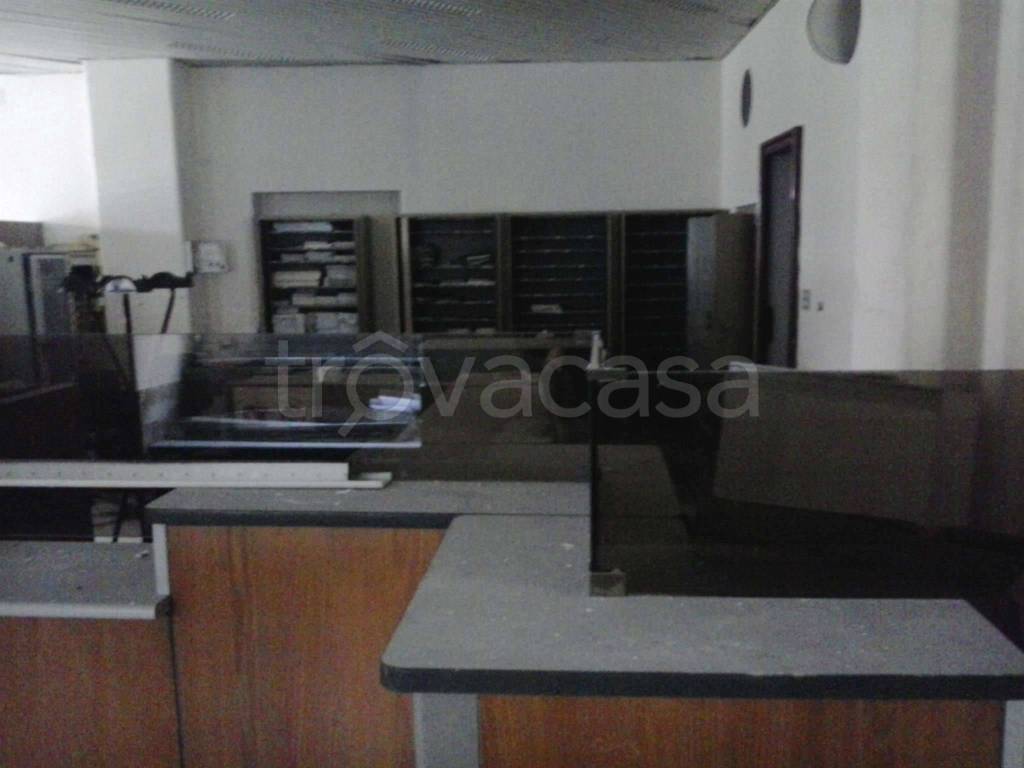 negozio in vendita a Napoli in zona Pendino / San Giuseppe