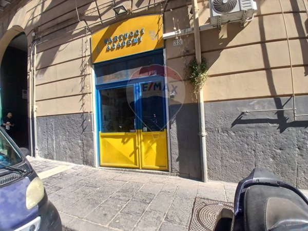 appartamento in vendita a Napoli in zona Chiaia