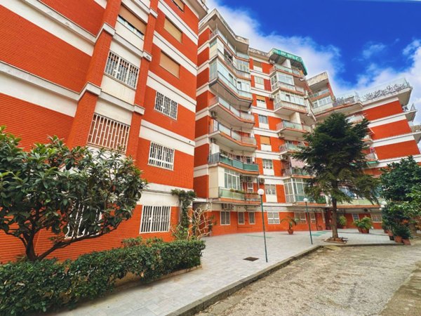 appartamento in vendita a Napoli in zona Fuorigrotta