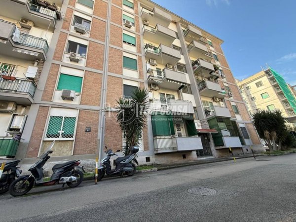 appartamento in vendita a Napoli in zona Fuorigrotta