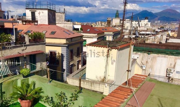 appartamento in vendita a Napoli in zona Mercato