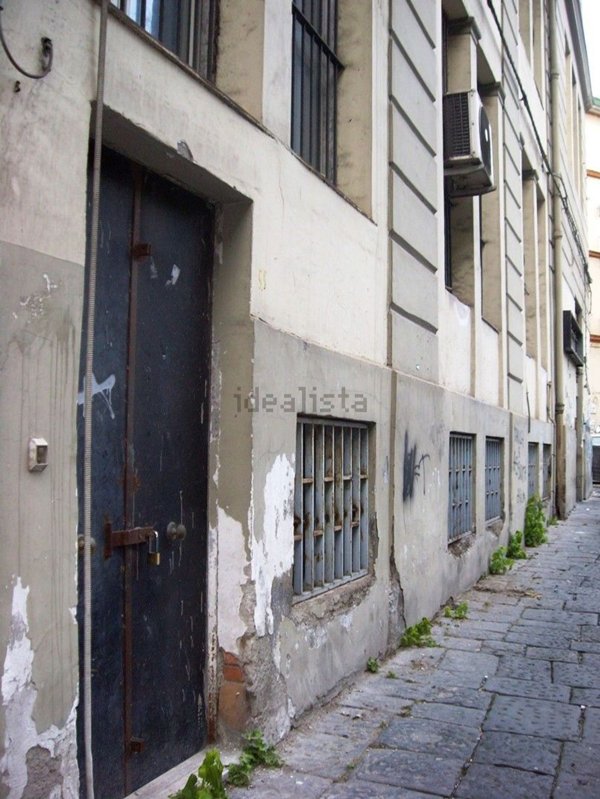 rudere in vendita a Napoli in zona San Carlo all'Arena