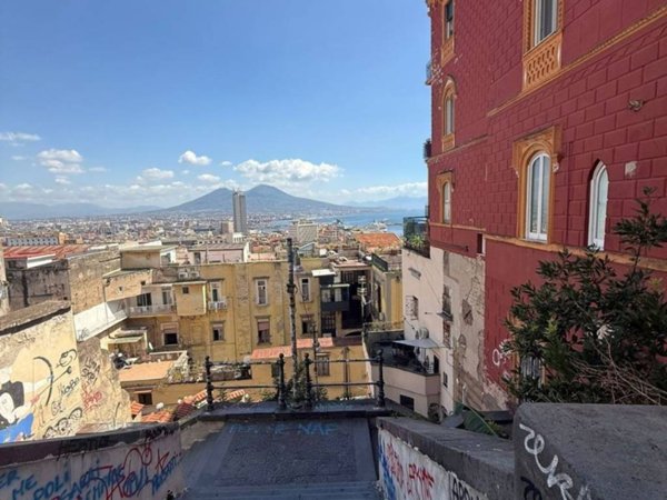 appartamento in vendita a Napoli in zona Montecalvario