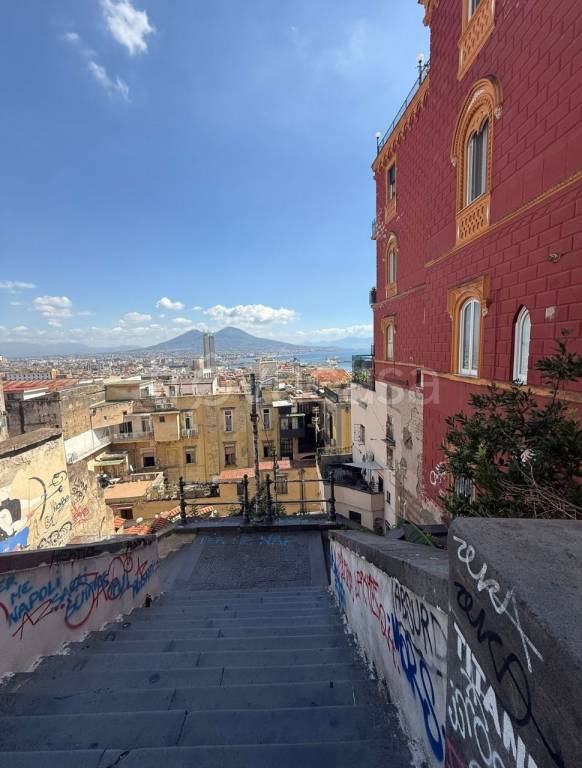 appartamento in vendita a Napoli in zona Montecalvario
