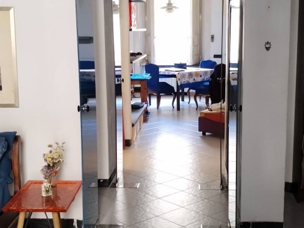 appartamento in vendita a Napoli in zona Chiaia