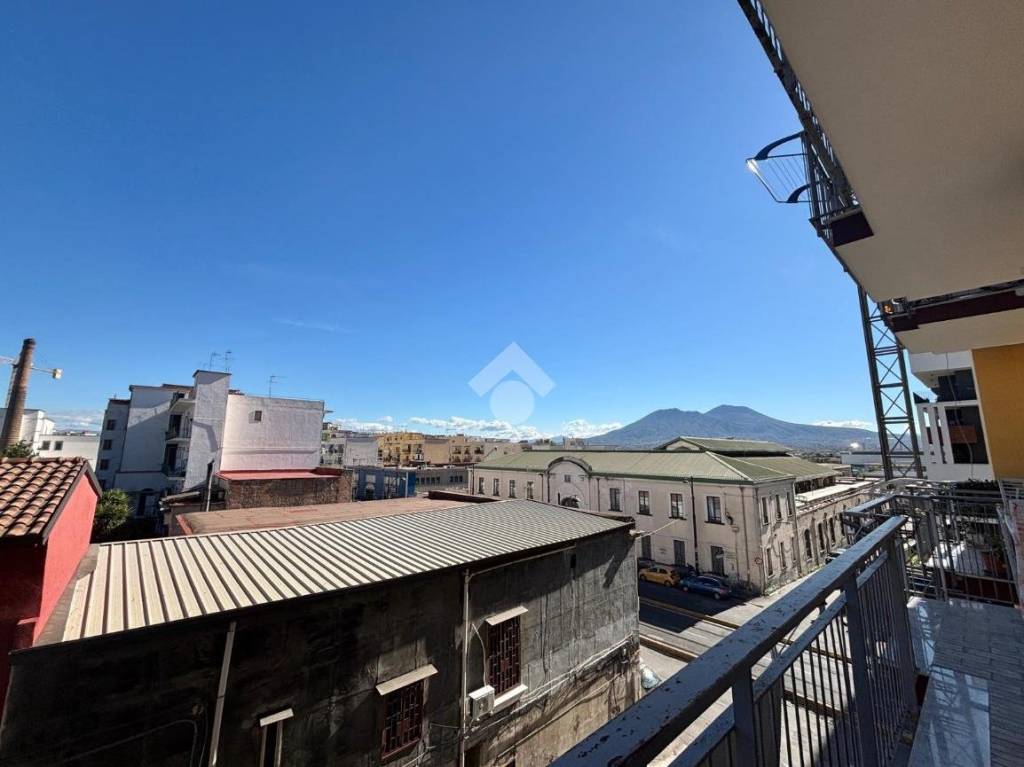 appartamento in vendita a Napoli in zona Zona Industriale-Ferrovia