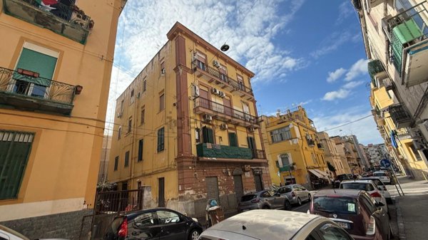 appartamento in vendita a Napoli in zona Bagnoli