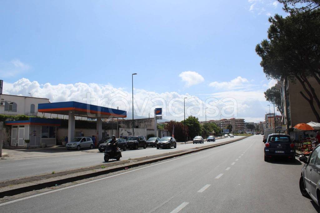 appartamento in vendita a Napoli in zona Barra