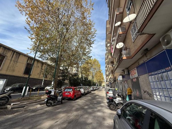 appartamento in vendita a Napoli in zona San Carlo all'Arena