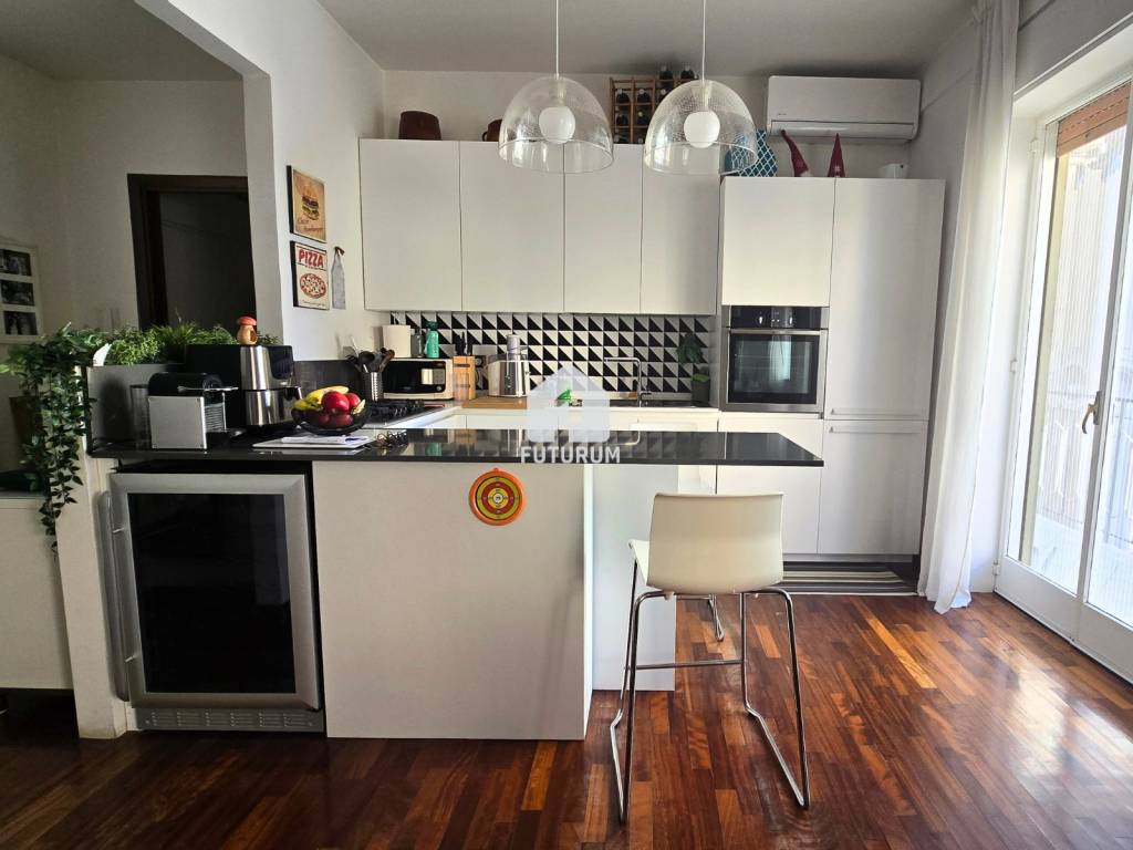 appartamento in vendita a Napoli in zona Arenella