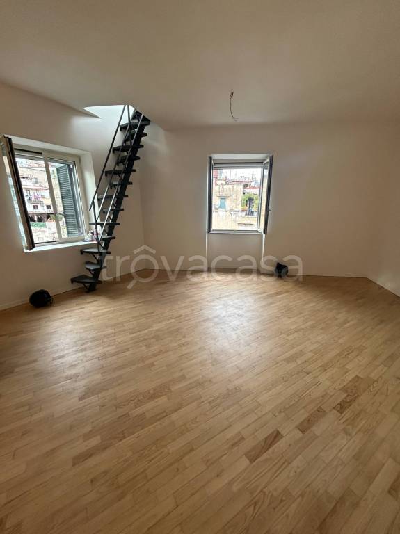 appartamento in vendita a Napoli in zona Stella