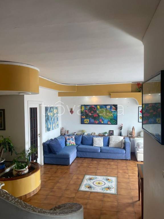 appartamento in vendita a Napoli in zona Posillipo