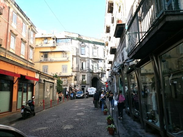 appartamento in vendita a Napoli in zona Stella
