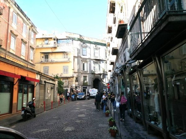 appartamento in vendita a Napoli in zona Stella