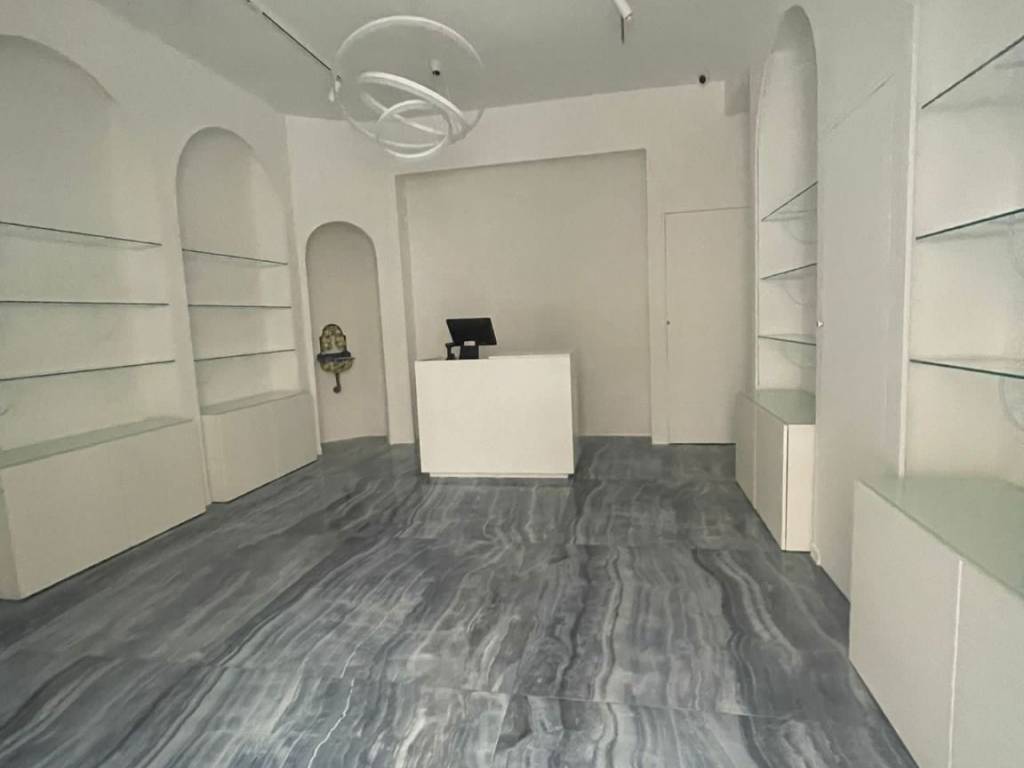 negozio in vendita a Napoli