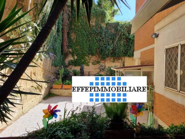 appartamento in vendita a Napoli in zona Posillipo