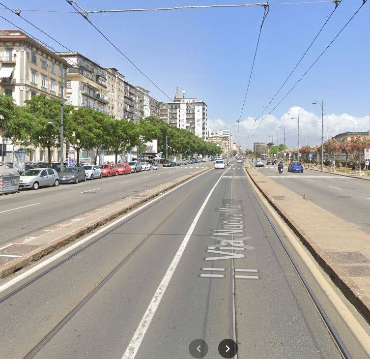 intera palazzina in vendita a Napoli in zona Zona Industriale-Ferrovia