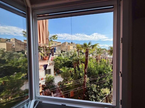 appartamento in vendita a Napoli in zona Avvocata