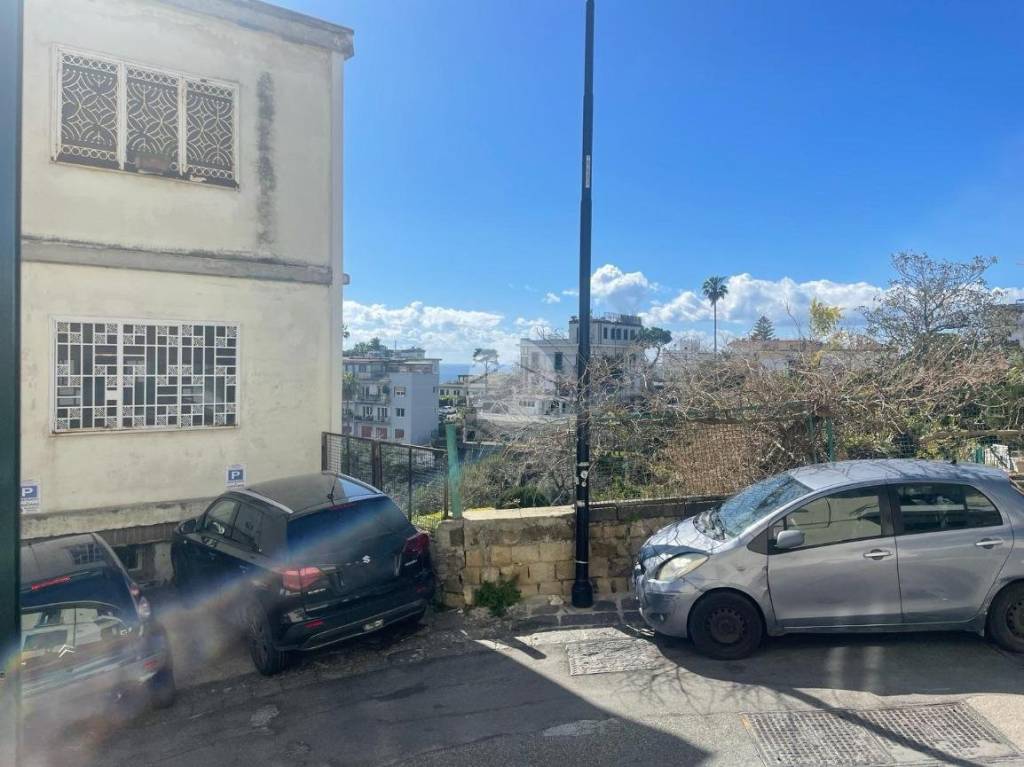 appartamento in vendita a Napoli in zona Posillipo