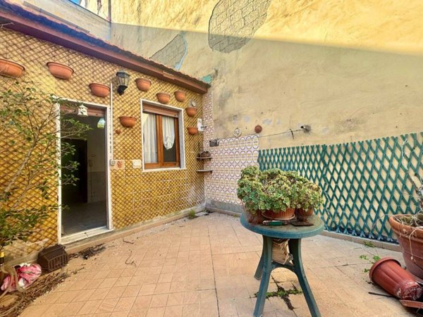 appartamento in vendita a Napoli in zona Stella