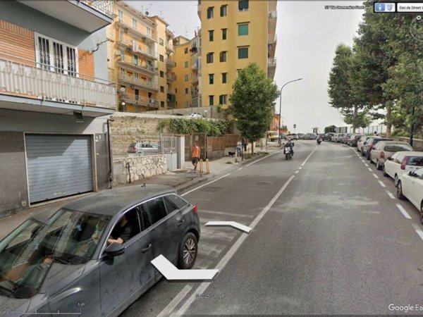 negozio in vendita a Napoli in zona Arenella