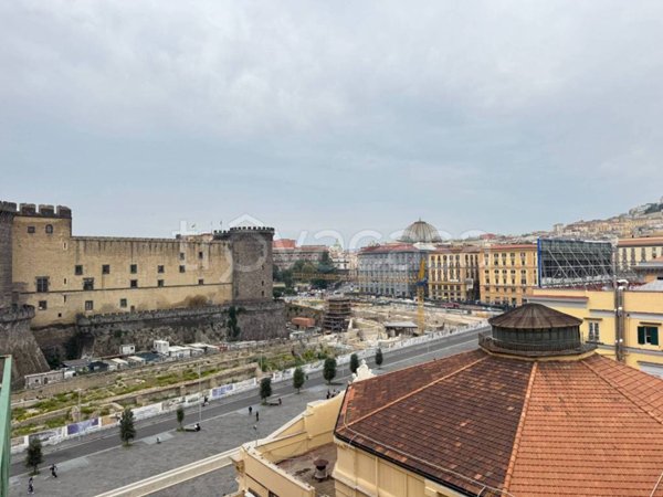 appartamento in vendita a Napoli in zona Chiaia