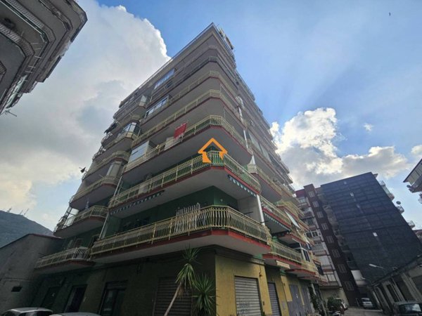 appartamento in vendita a Napoli in zona Pianura