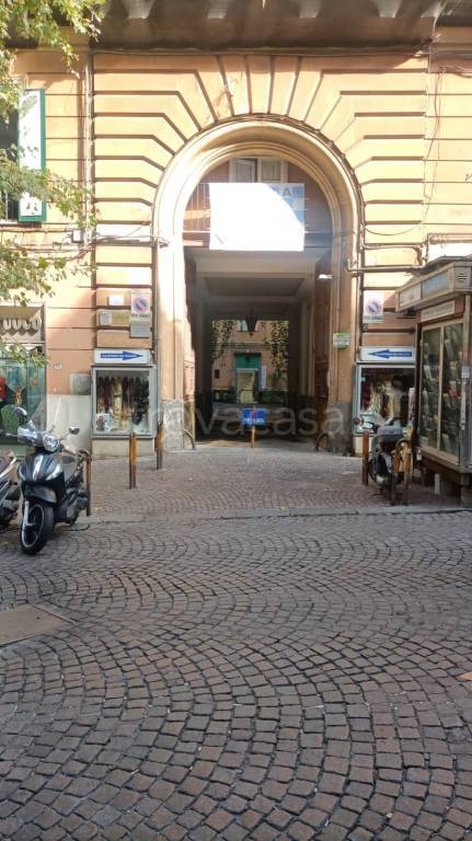 negozio in vendita a Napoli in zona Vomero