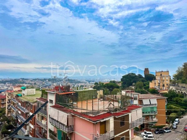 appartamento in vendita a Napoli in zona San Carlo all'Arena