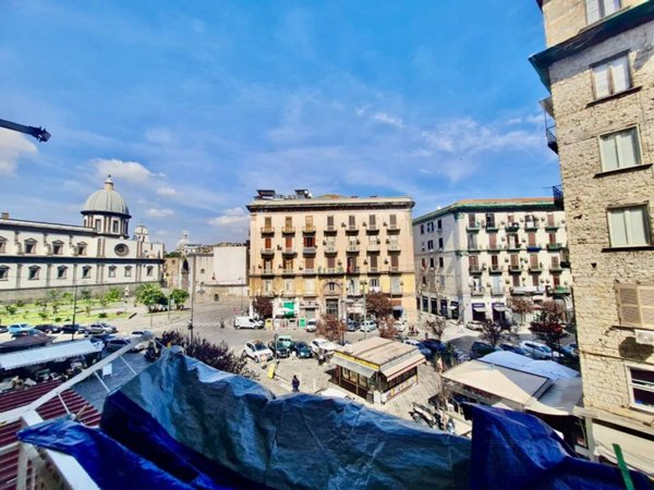 appartamento in vendita a Napoli in zona Pendino / San Giuseppe