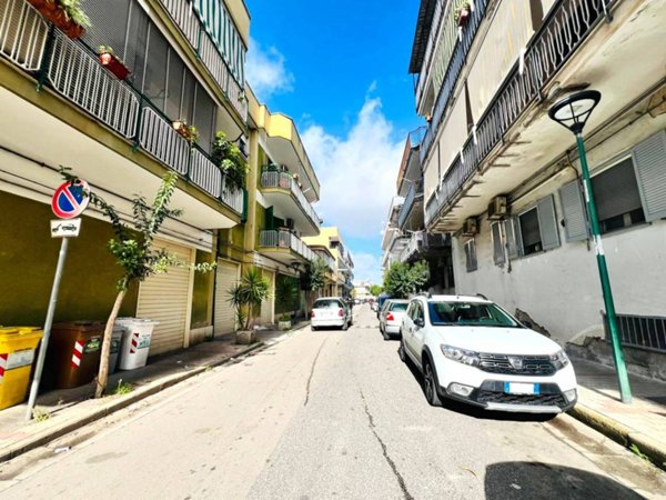 appartamento in vendita a Napoli in zona Barra
