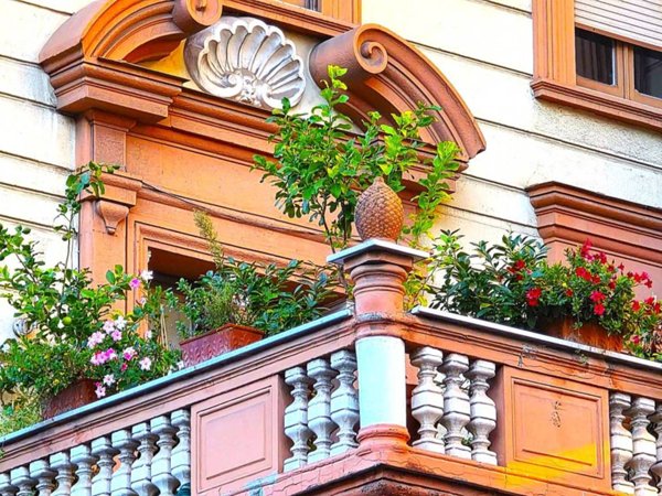 appartamento in vendita a Napoli in zona Chiaia