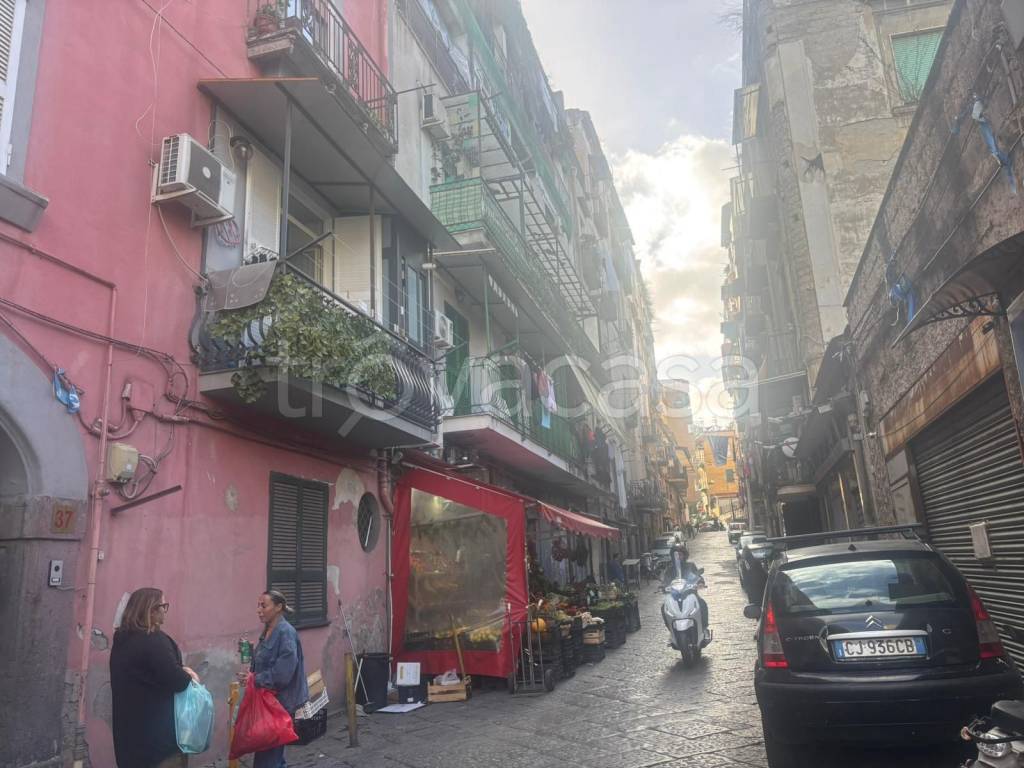 appartamento in vendita a Napoli in zona Avvocata