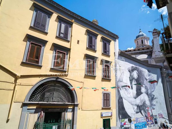 appartamento in vendita a Napoli in zona Stella