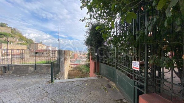 appartamento in vendita a Napoli in zona Stella