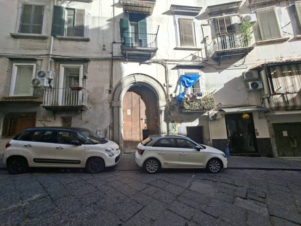 appartamento in vendita a Napoli in zona Stella