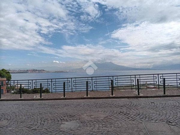 negozio in vendita a Napoli in zona Posillipo