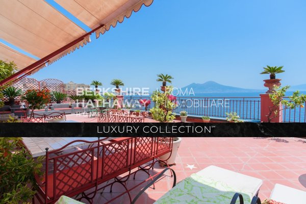 appartamento in vendita a Napoli in zona Posillipo