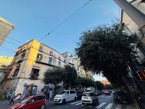 appartamento in vendita a Napoli in zona Stella