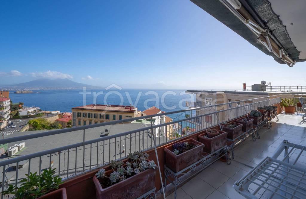 appartamento in vendita a Napoli in zona Posillipo