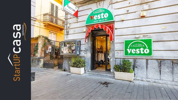 locale commerciale in vendita a Napoli in zona Secondigliano