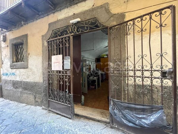 appartamento in vendita a Napoli in zona San Lorenzo