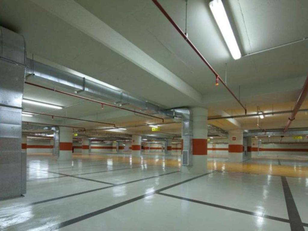 negozio in vendita a Napoli in zona Fuorigrotta