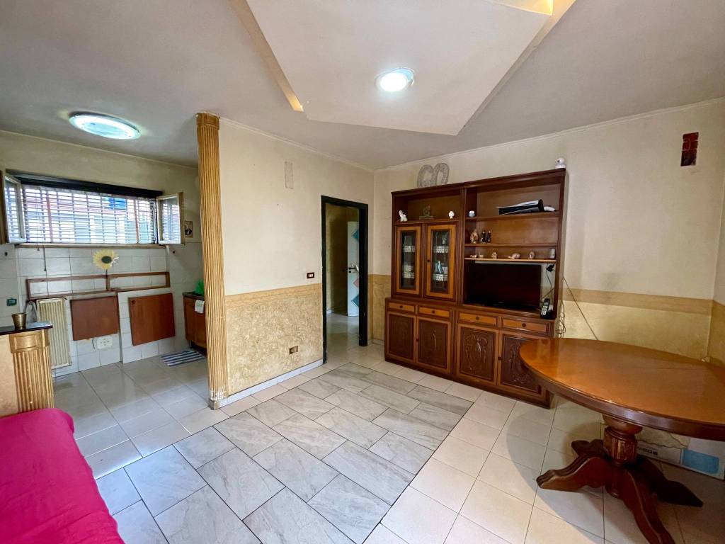 appartamento in vendita a Napoli in zona Barra