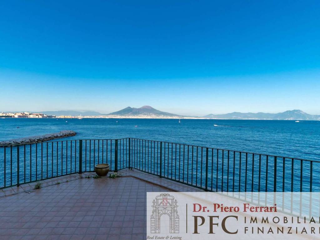 appartamento in vendita a Napoli in zona Posillipo