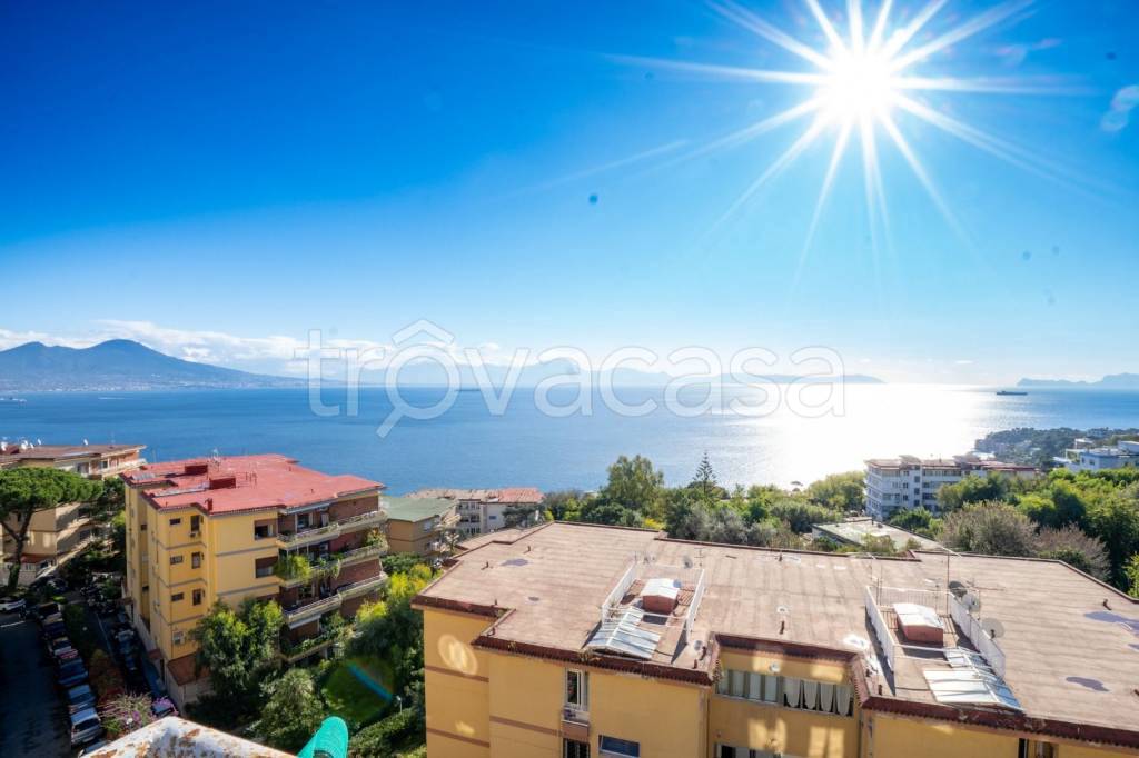 appartamento in vendita a Napoli in zona Posillipo